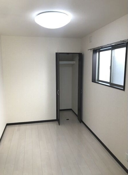 ひろたの社Ａ棟の洋室