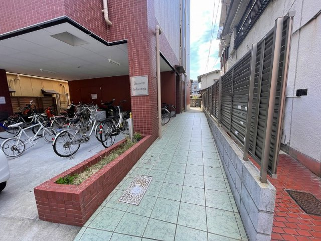 アームスコート若江岩田のエントランス