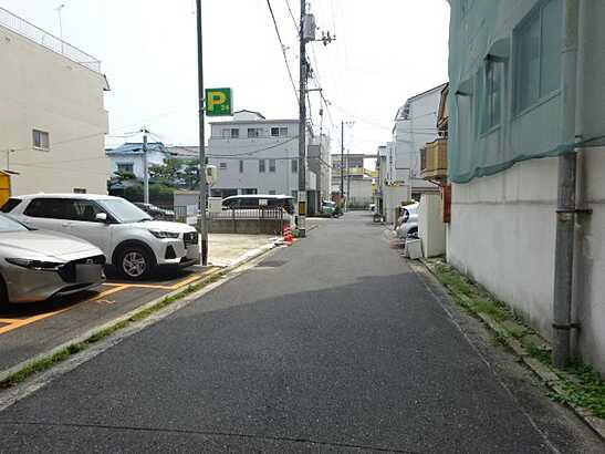 【前面道路含む現地写真】