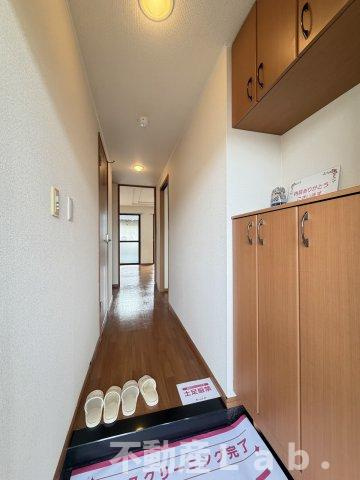 ハイツルーエンの玄関