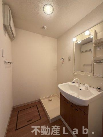 ハイツルーエンの洗面所