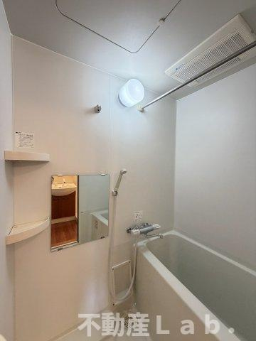 ハイツルーエンの浴室