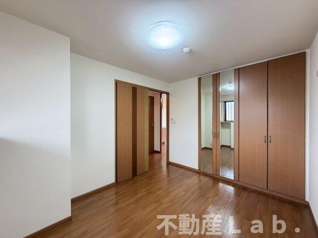 ハイツルーエンの洋室