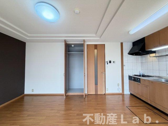 ハイツルーエンの居間・リビング