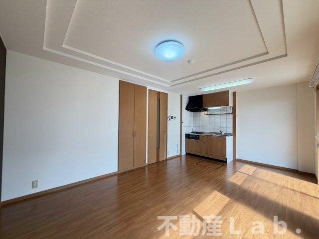 ハイツルーエンの居間・リビング