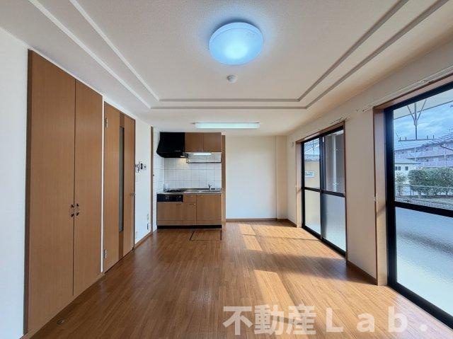 ハイツルーエンの居間・リビング