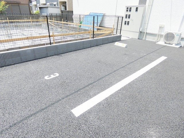 コンフォートプレイスの駐車場