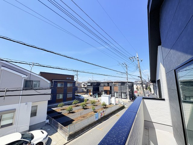 【バルコニー】 | 練馬区大泉学園町6丁目　新築一戸建住宅　全1棟　（保谷店） | 陽当たり良くお洗濯に便利なバルコニー。