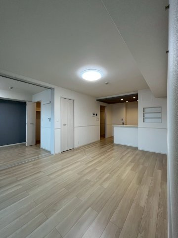 ボナール神野の居間・リビング