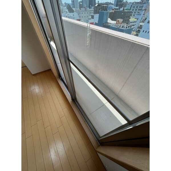 アーバンフラッツ新栄　名古屋市賃貸　仲介手数料無料のバルコニー