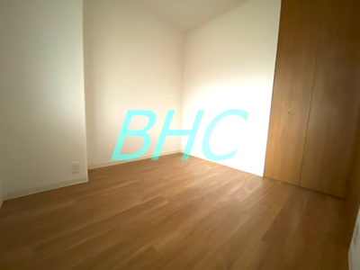 【洋室】 | レックスガーデン大津南郷リオ | 白を基調とした室内は、明るい住空間を造り出すだけでなく、清潔感をもたらしてくれます。