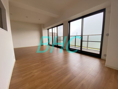 【居間・リビング】 | レックスガーデン大津南郷リオ | 爽やかな通風と採光を存分に感じる事が出来るリビングです。