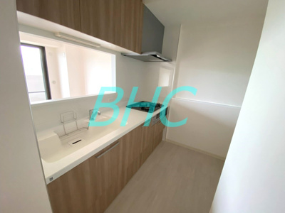 【キッチン】 | レックスガーデン大津南郷リオ | スタイリッシュなデザインのキッチン回り♪
収納も豊富で、綺麗な空間を保てますね！