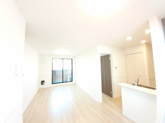 【居間・リビング】 | サン・マーレンⅥ | 使いやすい居間です