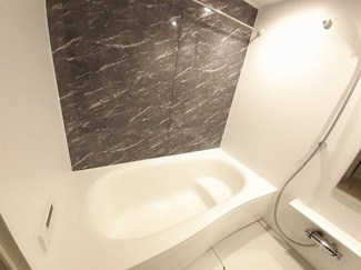 【浴室】 | サン・マーレンⅥ | 落ち着いた空間のお風呂です