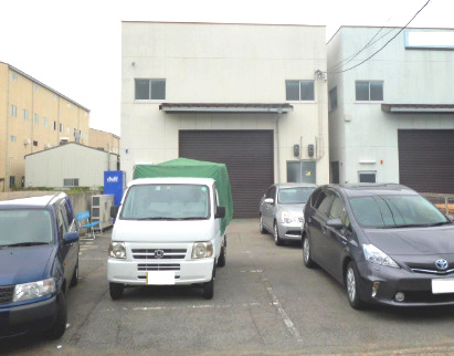 久世郡久御山町市田新珠城　貸工場の外観