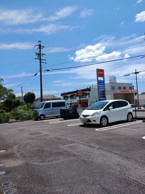 サンリットグリーンの駐車場