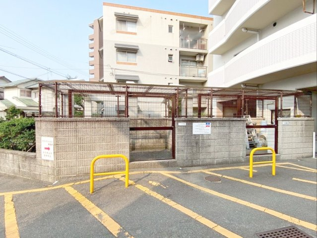 《オーナーチェンジ》スワンマンション東箱崎のその他共用部分|《オーナーチェンジ》敷地内ゴミ置き場です！
