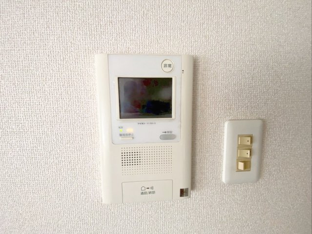 《オーナーチェンジ》スワンマンション東箱崎の防犯設備|《オーナーチェンジ》防犯面も安心のモニター付きインターホンです！