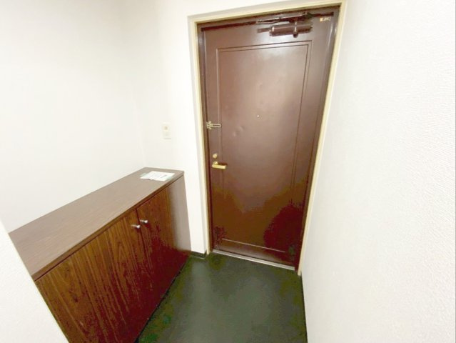 スワンマンション東箱崎の玄関|玄関です！シューズボックス付きで玄関をスッキリ整理できます！