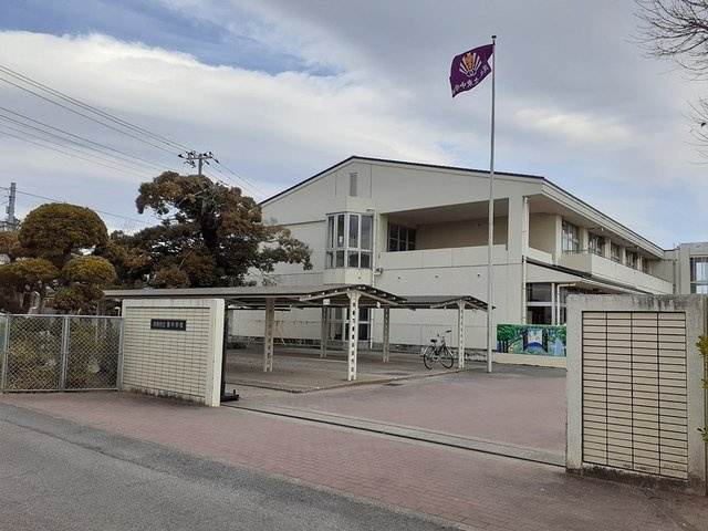 市立東中学校まで350m