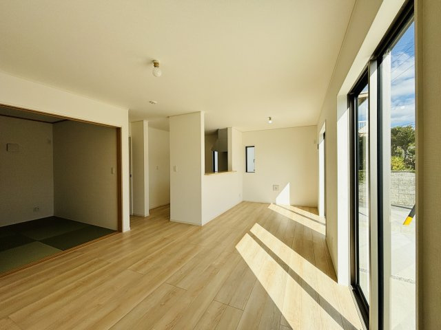 CG金武町屋嘉第2　2号棟　＼☆ご成約時キャッシュバック☆／の居間・リビング