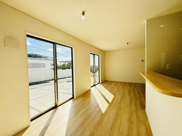 CG金武町屋嘉第2　2号棟　＼☆ご成約時キャッシュバック☆／の居間・リビング