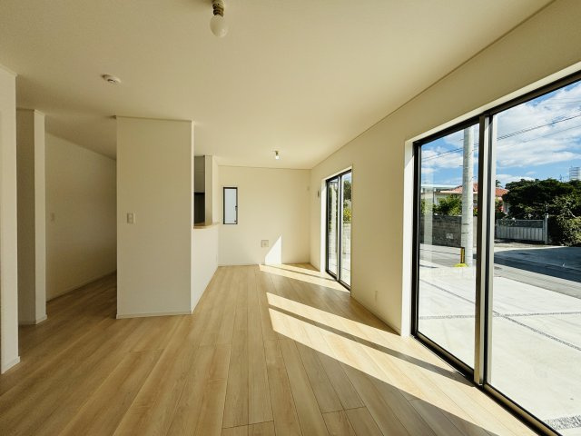 CG金武町屋嘉第2　2号棟　＼☆ご成約時キャッシュバック☆／の居間・リビング