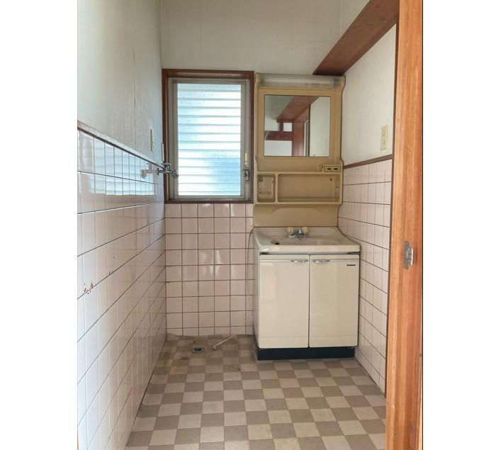 高知市一宮中町2丁目　中古戸建ての洗面所