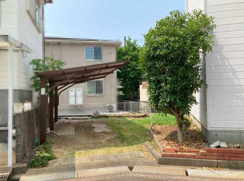 高知市一宮中町2丁目　中古戸建ての駐車場