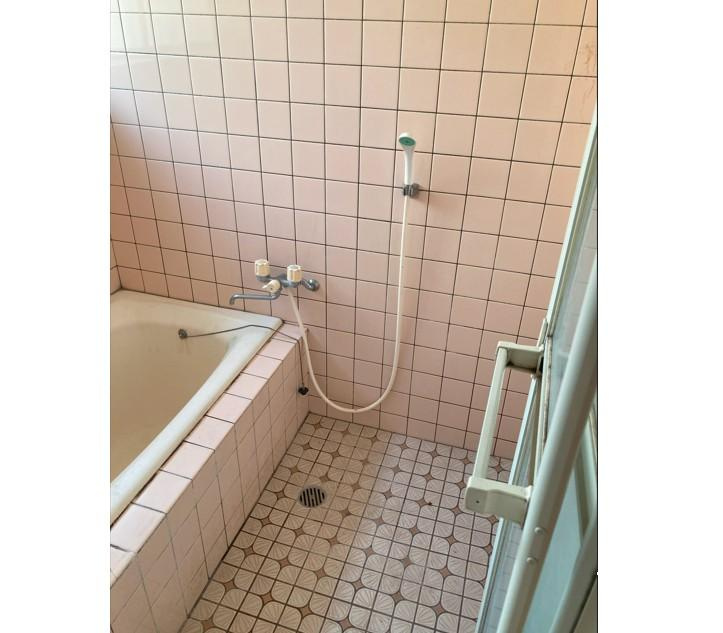 高知市一宮中町2丁目　中古戸建ての浴室