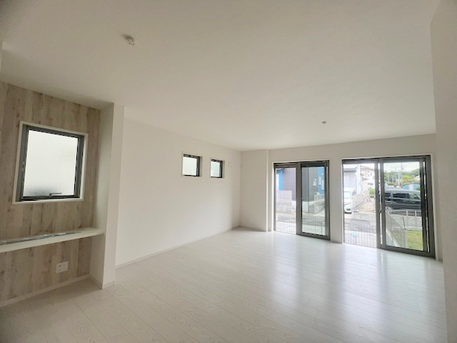 ◎茅ヶ崎市柳島1丁目　新築戸建　2号棟の内装|カウンター付き◇なリビングスペース◇◇