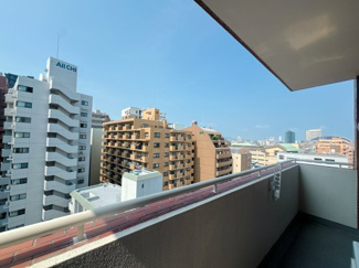 【外観】 | お隣との距離も十分開けて、光や風を遮りません。前には遮る建物がないので眺望・通風も良好です♪