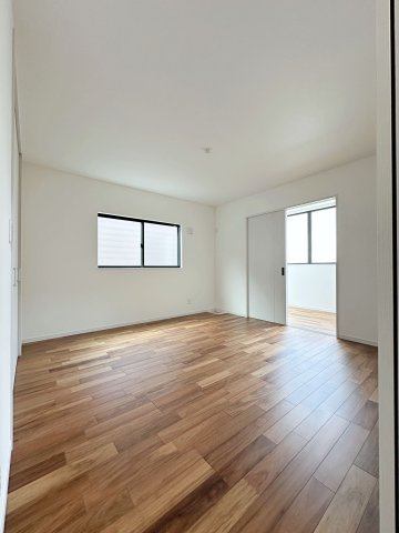 安佐南区長束5丁目の寝室|広々とした8帖の主寝室☆