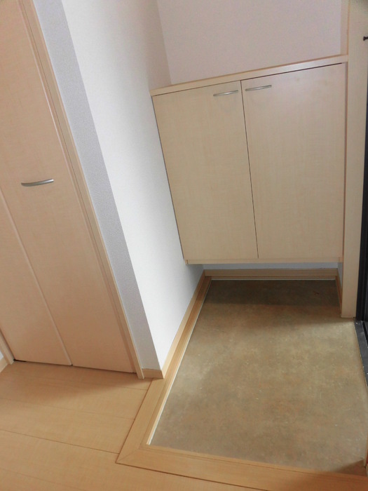 マルクイーン A棟の玄関|Ａ101玄関