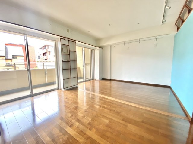 ワコーレザ・トアロードレジデンスの居間・リビング