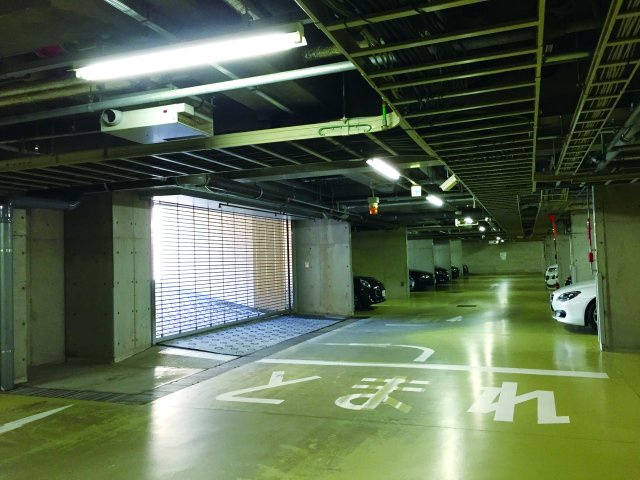 ワコーレザ・トアロードレジデンスの駐車場