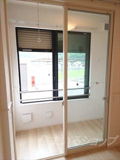 安芸高田市吉田町吉田のアパートのバルコニー|便利なサンルーム