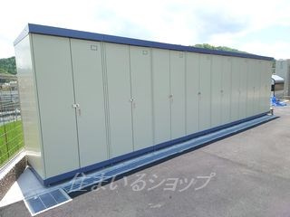 安芸高田市吉田町吉田のアパートのその他|屋外物置き