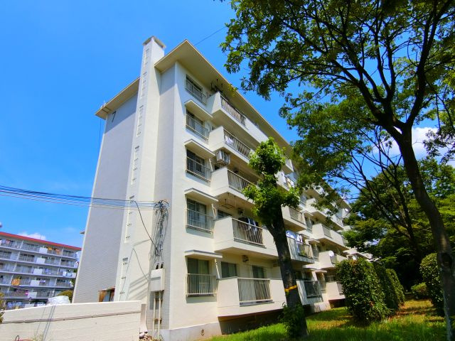 公団狭山住宅7号棟の外観