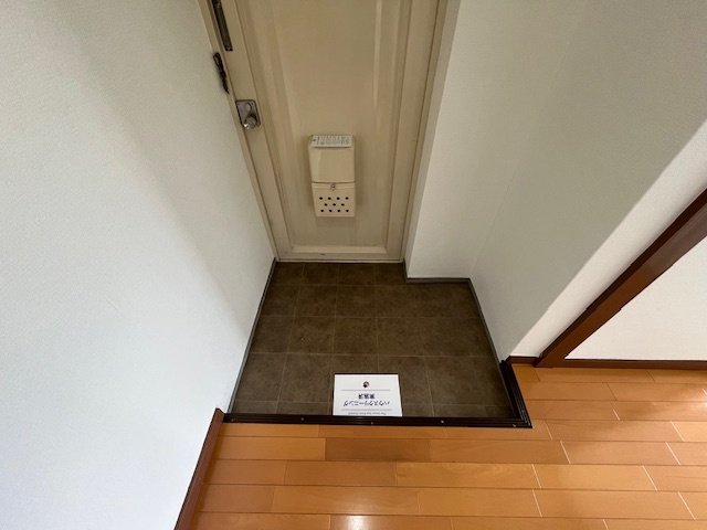 公団狭山住宅5号棟の玄関