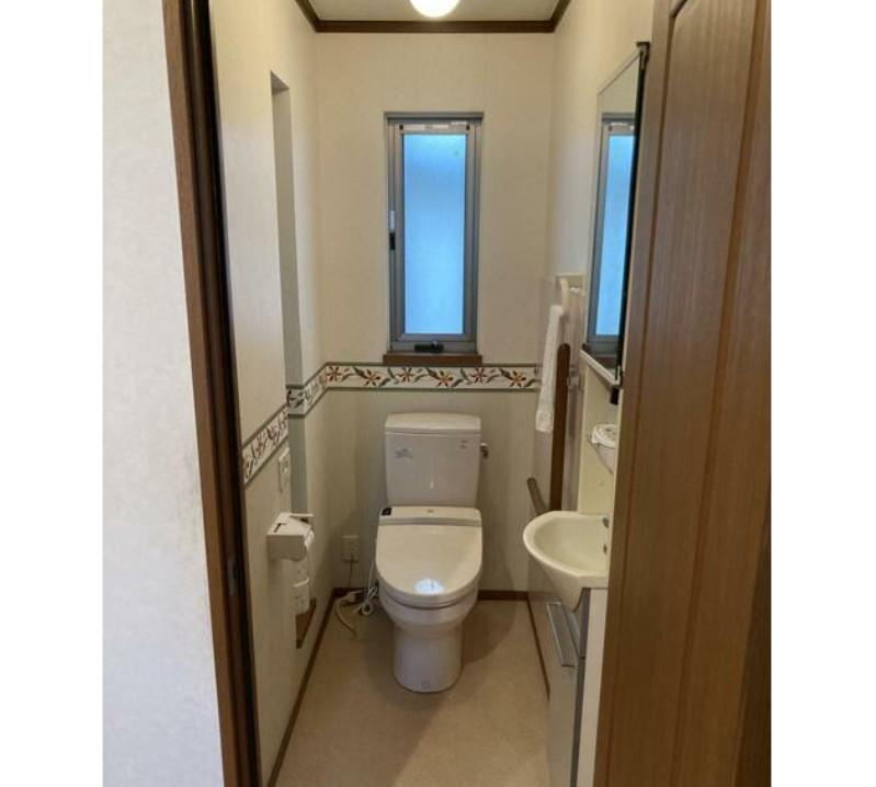 高知市南金田　中古戸建てのトイレ