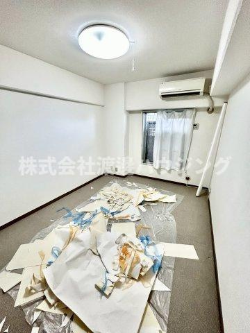 メゾン千里丘I棟の洋室