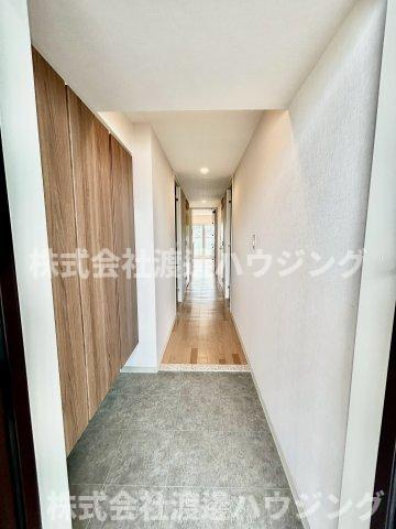 パークナードフィット津雲台の玄関