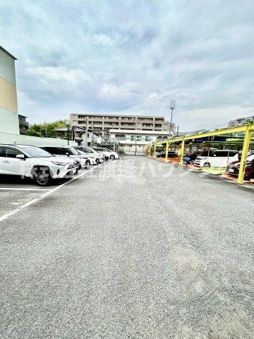セントポーリア東豊中の駐車場