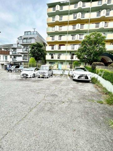 セントポーリア東豊中の駐車場