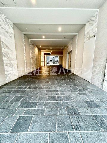 ラヴィベール江坂のエントランス