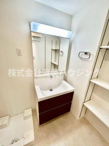 ラヴィベール江坂の洗面所