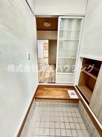 浜1丁目テラスハウス東4号棟の玄関