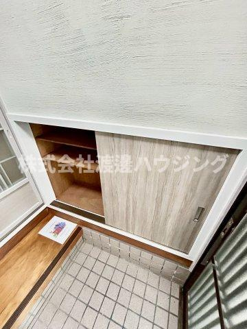 浜1丁目テラスハウス東4号棟の収納|下駄箱付き